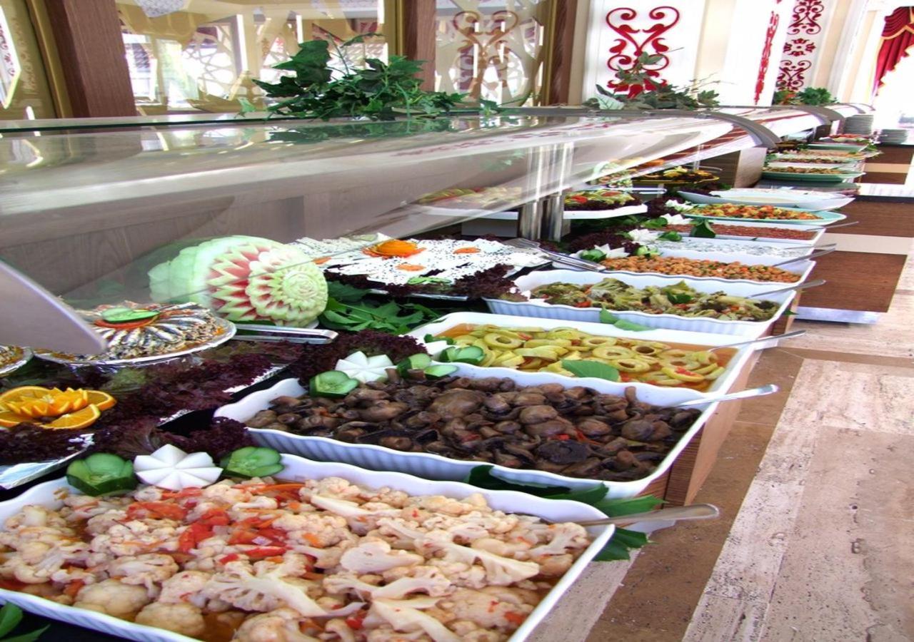 Golden Sunset Hotel&Spa كمر المظهر الخارجي الصورة A buffet