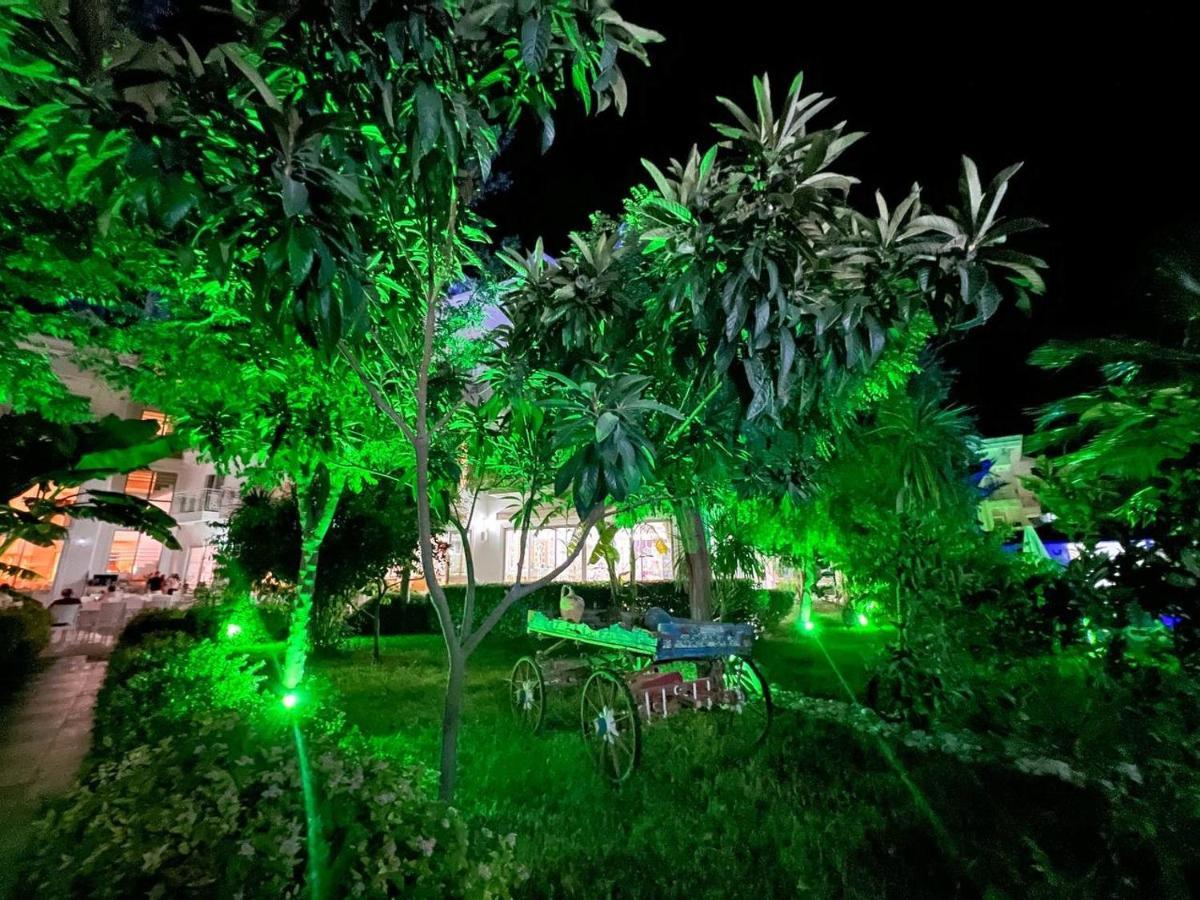 Golden Sunset Hotel&Spa كمر المظهر الخارجي الصورة The garden of the house