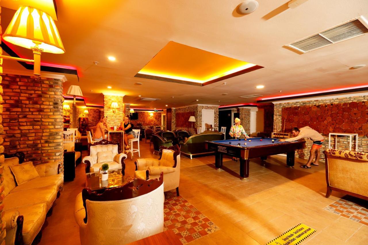 Golden Sunset Hotel&Spa كمر المظهر الخارجي الصورة The Sports Bar