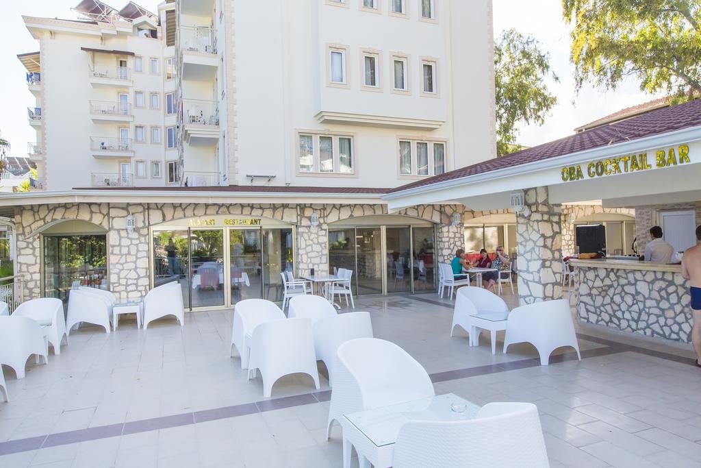 Golden Sunset Hotel&Spa كمر المظهر الخارجي الصورة The pool bar at the hotel