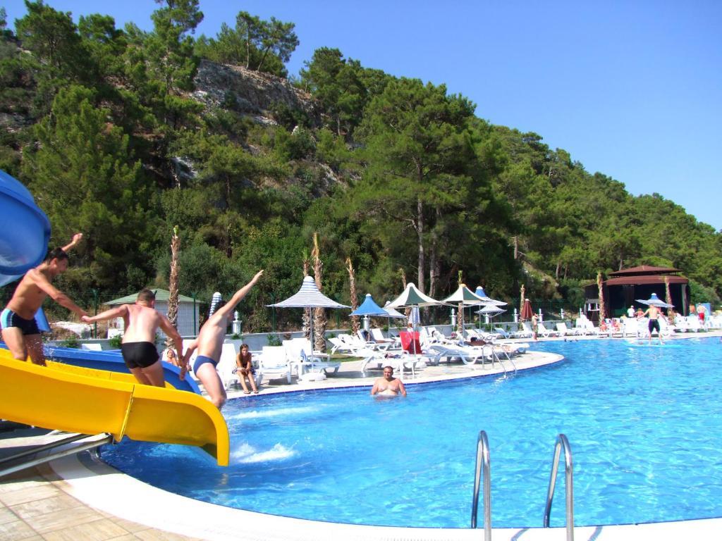 Golden Sunset Hotel&Spa كمر المظهر الخارجي الصورة A water park in Turkey
