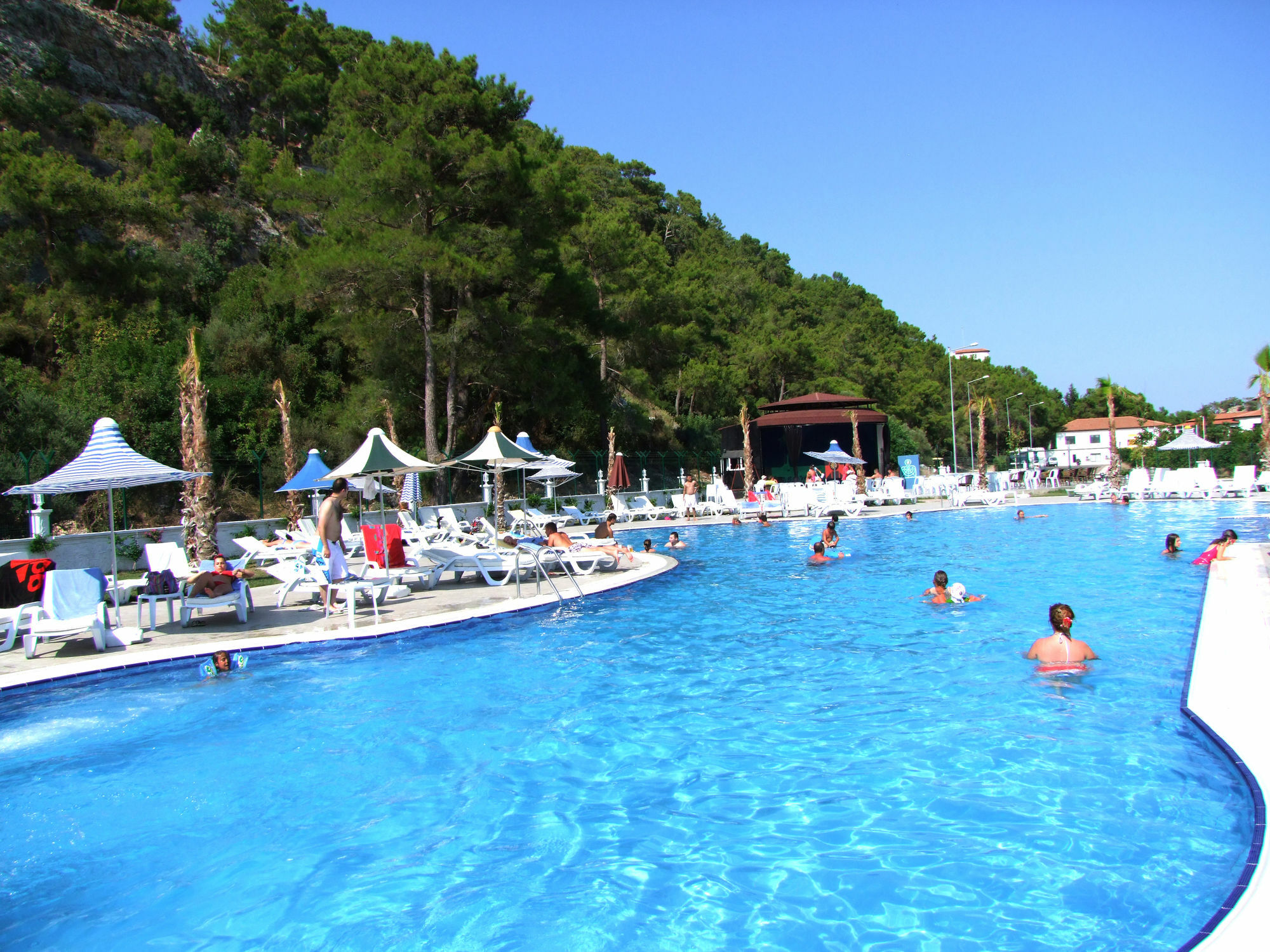 Golden Sunset Hotel&Spa كمر المظهر الخارجي الصورة A swimming pool